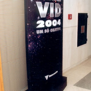 Totem para evento corporativo preço